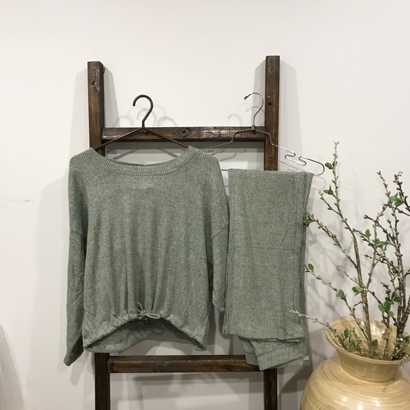 🎄🎁Cozy Ribbed Sweater Knit Set Size Small & Large - Picture 1 of 17